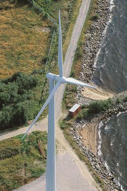 olienne, les pales entrainent en rotation l'alternateur ALXION